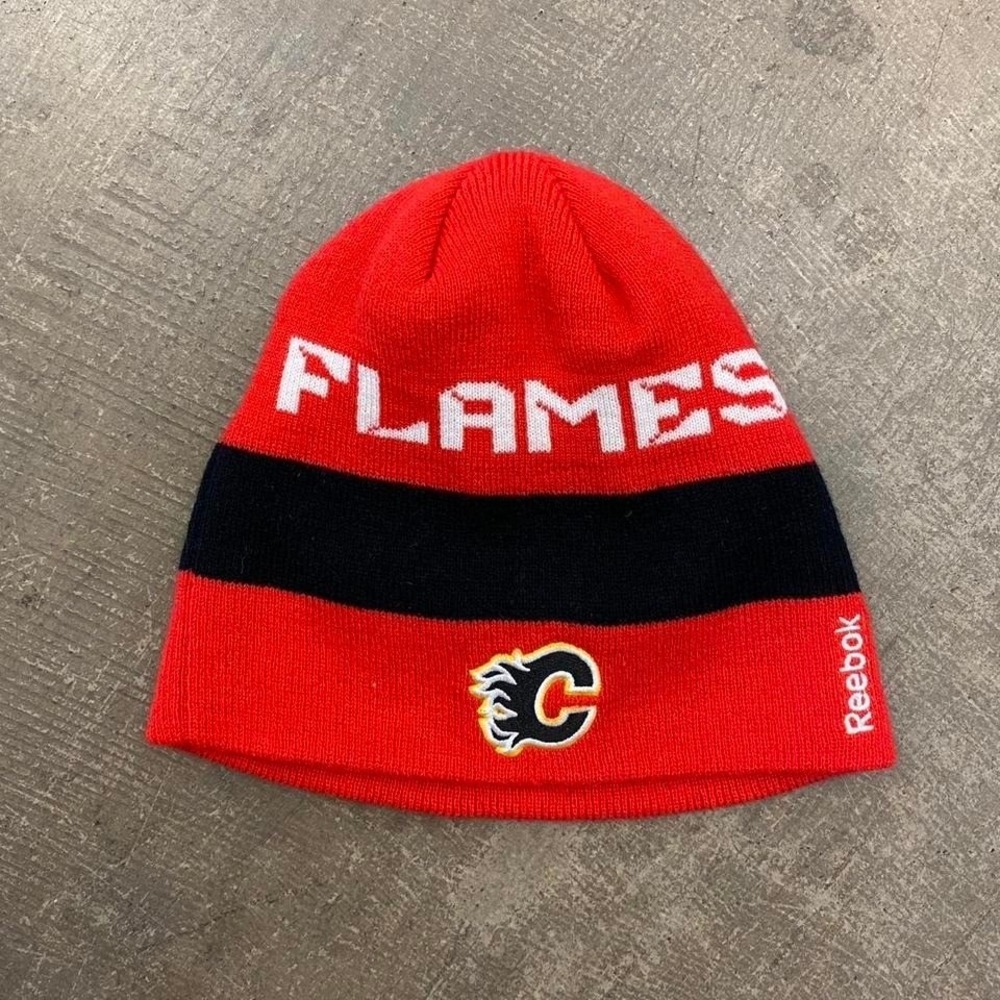 Vintage NHL Calgary Flames Hockey 2000s Beanie Stripes Reebok
